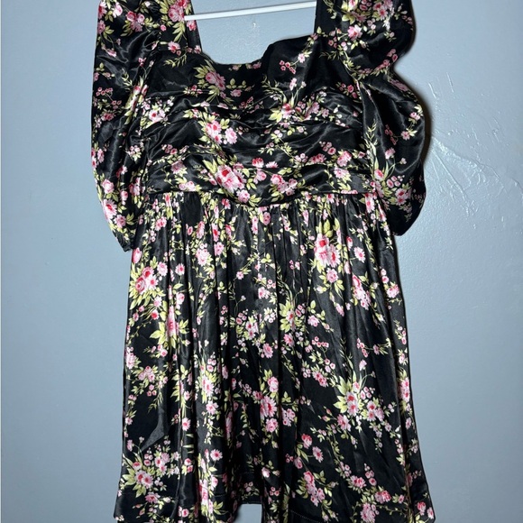 LIKELY Brandie Mini babydoll dress Black with Floral Print size 4 - Picture 3 of 6